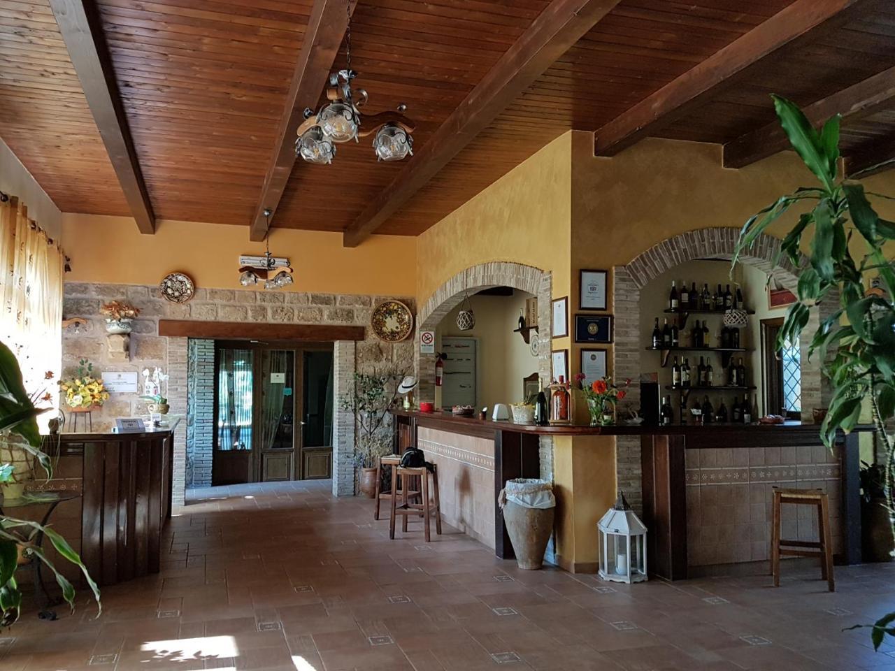 Agriturismo Il Drago Mirabella Imbaccari Bagian luar foto